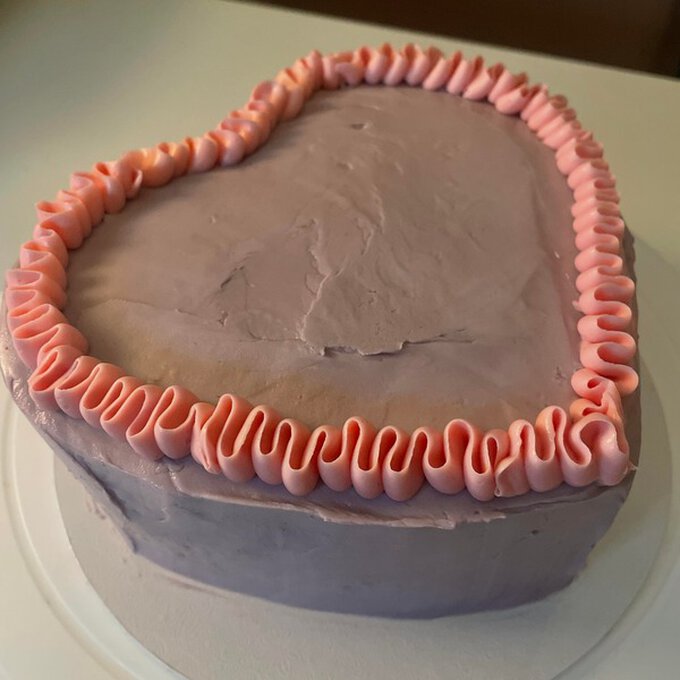 How to Make a Retro Heart Buttercream Cake Hobbycraft
